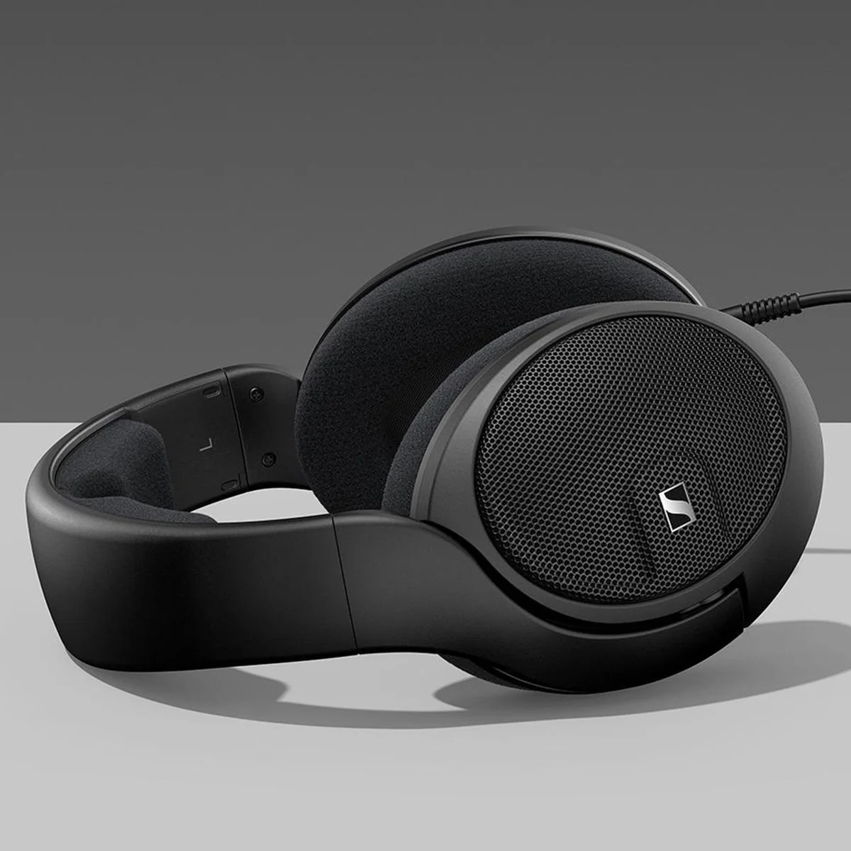 Sennheiser HD 560S Open Back Headphones - Image 11