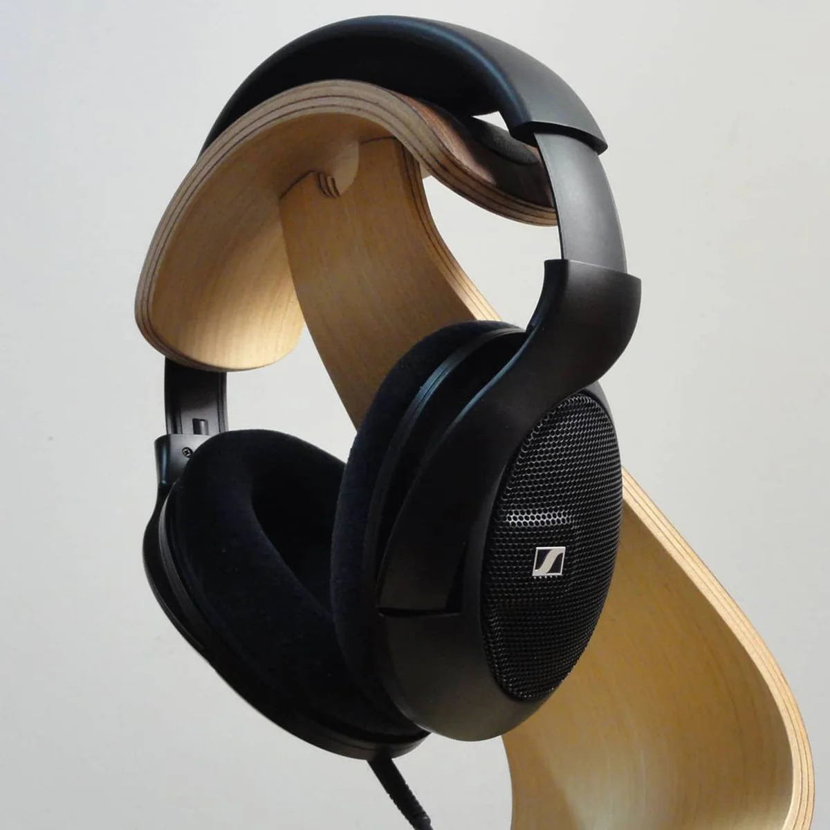 Sennheiser HD 560S Open Back Headphones - Image 12