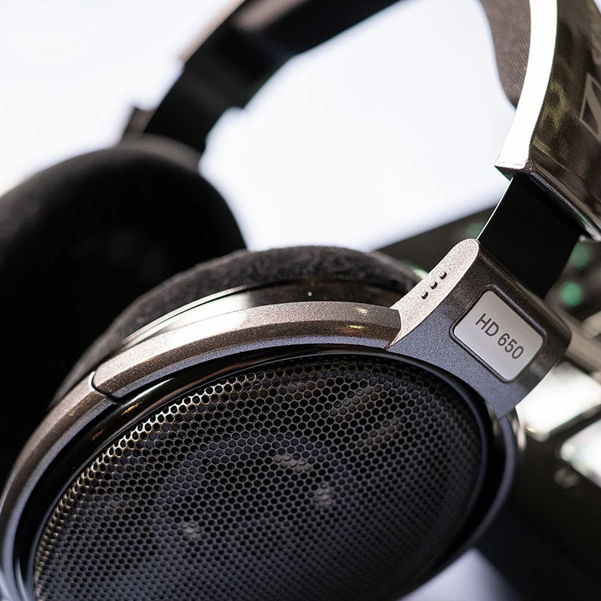 Sennheiser HD 650 Open Back Headphones - Image 7